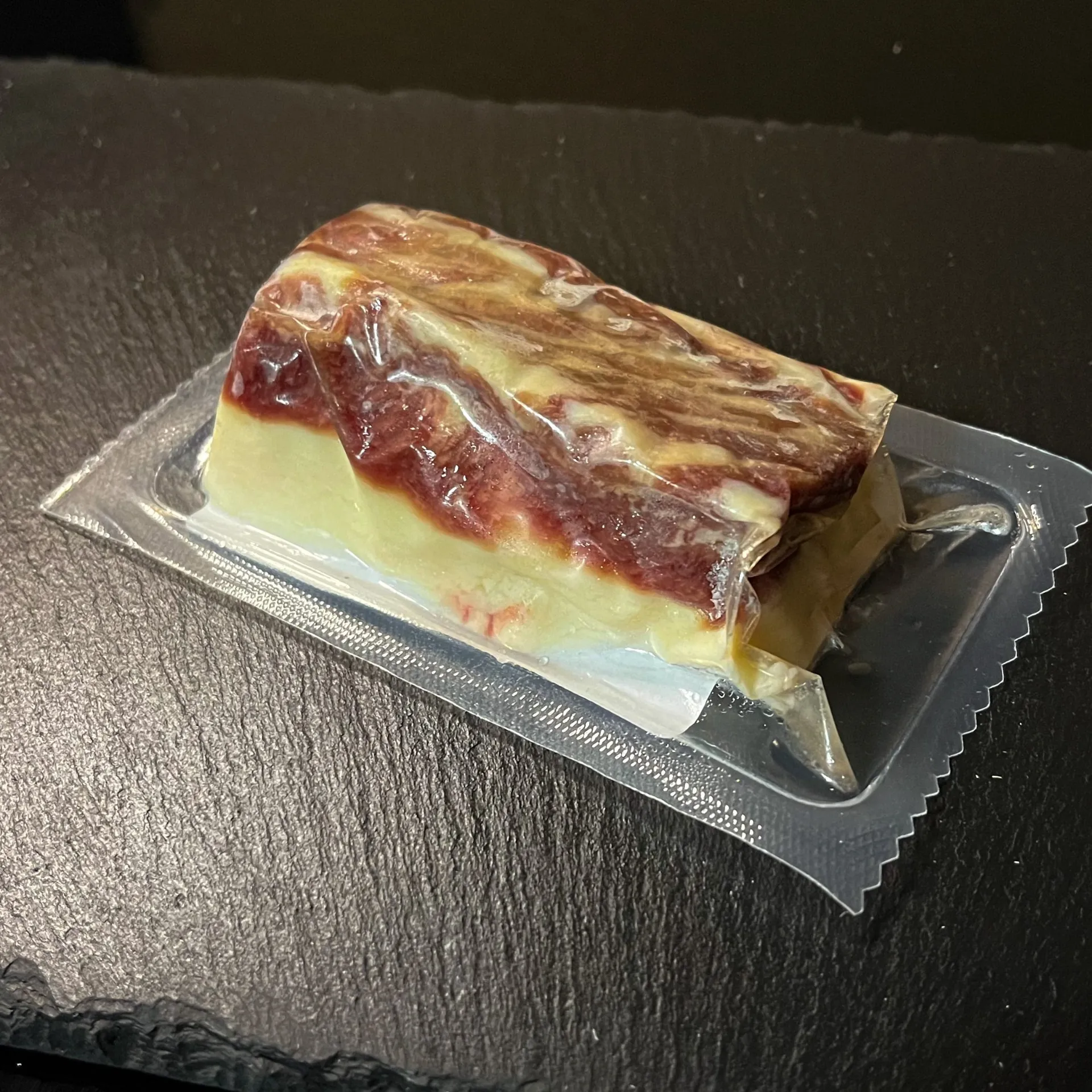 カルビ(バラヒモ)刺し